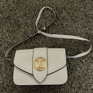 Beige VL purse
